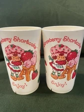 2 Vintage 1970s Strawberry Shortcake Deka Plastic Cups