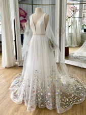 V-Neck 3D Floral Lace Wedding Dresses A-Line Backless Ruffles Boho Bridal Gowns