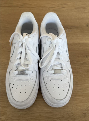 Nike Air Force 1 Low Top Herren Sneaker Leder Weiß Schnürung EU 38,5