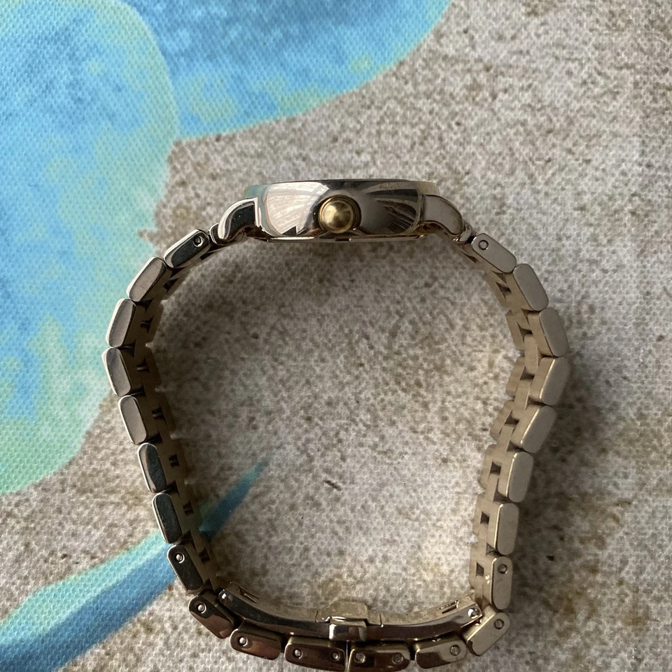 Reloj de Diseñador Marc Jacobs Damas Esfera Negra Chapado en Oro Todo Acero Caja 28mm - Imagen 4 de 4