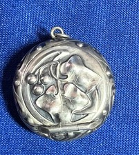 TABATIERE ARGENT MASSIF  BOITE A PILULE POUR CHATELAINE  XIXE