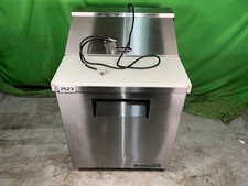 True TSSU-27-08-HC 27" TSSU Series Sandwich/Salad Prep Table Refrigerated 2523