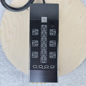 Rocketfish RF-HTS4418 5280J Surge Protector 12 Outlet USB AV Power Strip
