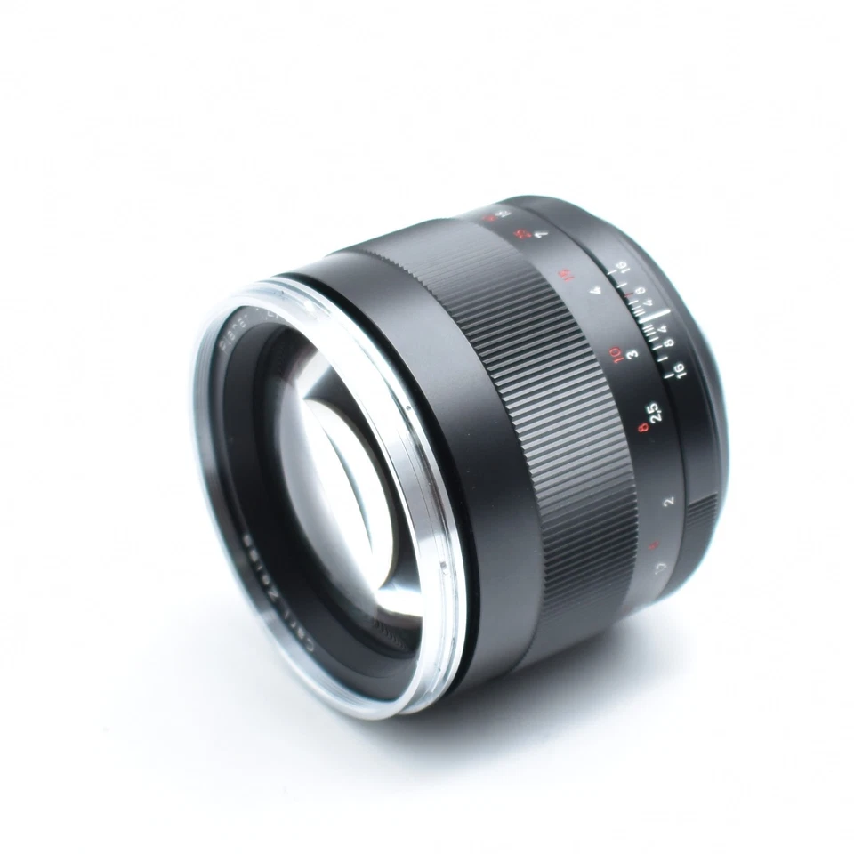 【NearMINT】Carl Zeiss Planar T* 85mm F/1.4 ZE (for Canon EF mount) B#9113 - Image 2 of 4