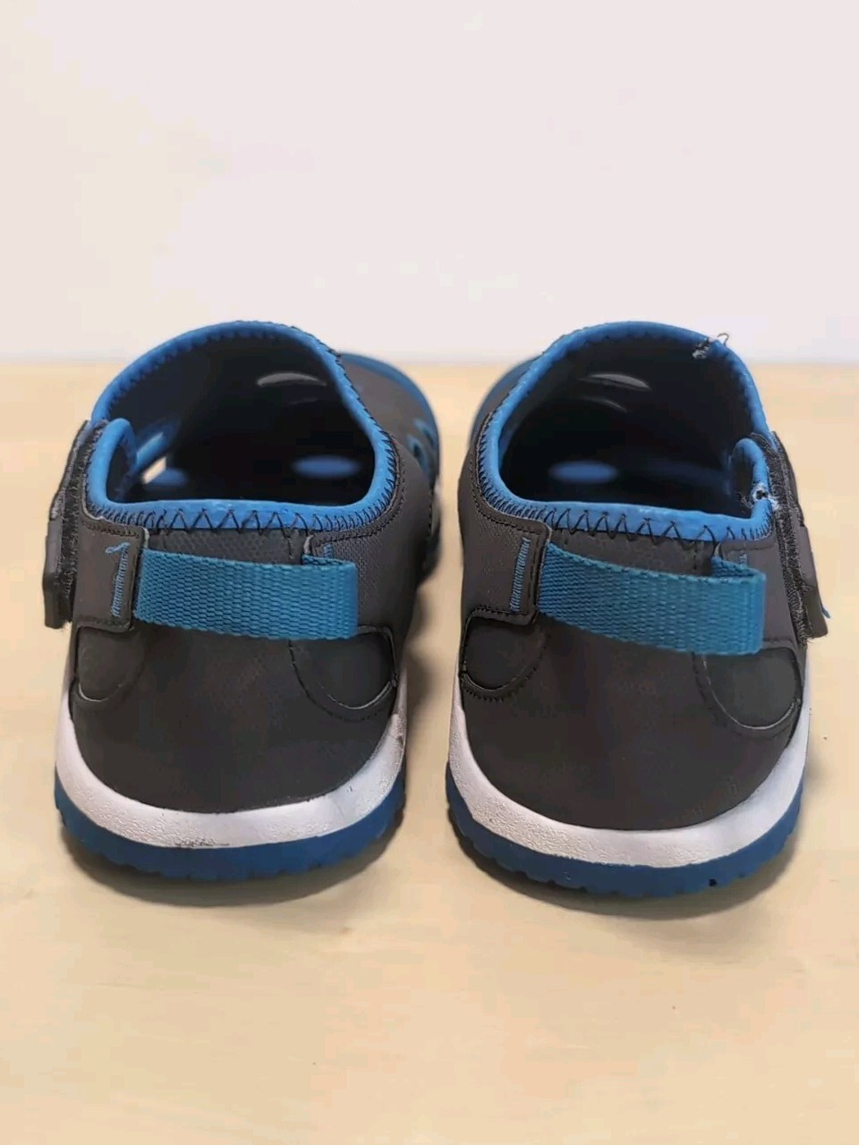 KEEN Sandali da acqua per bambini Stingray punta chiusa unisex taglia 5