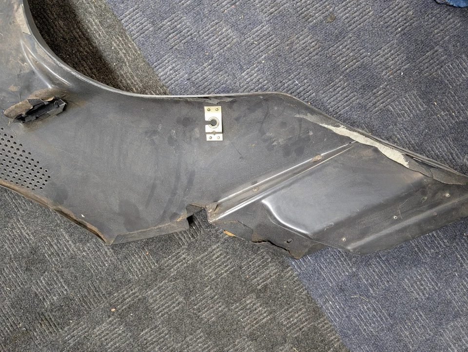 Panel de altavoz/trasero derecho gris DeLorean Foto 4 de 4