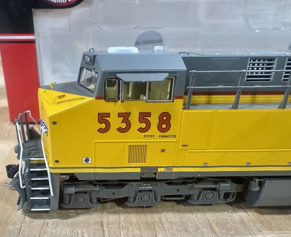 Intermountain  HO 49701-01 ES44AC  Union Pacific  Diesel #5358 DC & DCC New - Image 3 of 4