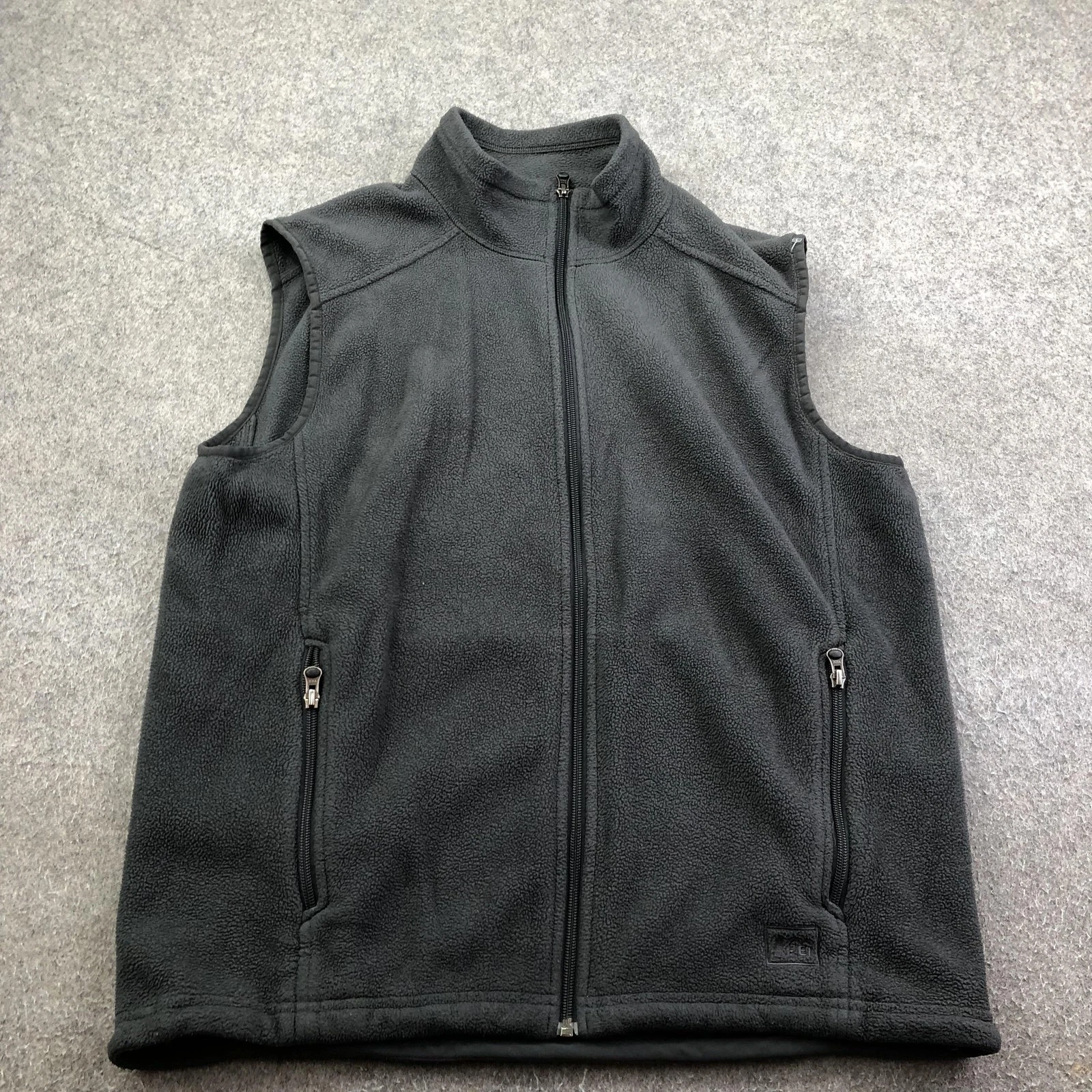 REI Vest Mens Large Gray Fleece Full Zip Pockets Hiking Outdoor Casual
Opens in a new window or tab