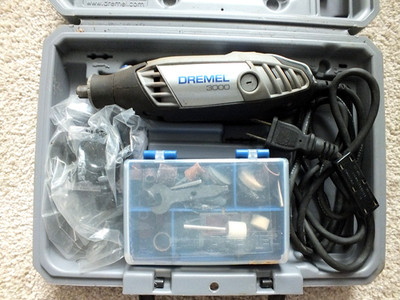 DREMEL 3000 CORDED VARIABLE SPEED ROTARY TOOL GREAT COND W/ BOX & MANY ACCESSORY