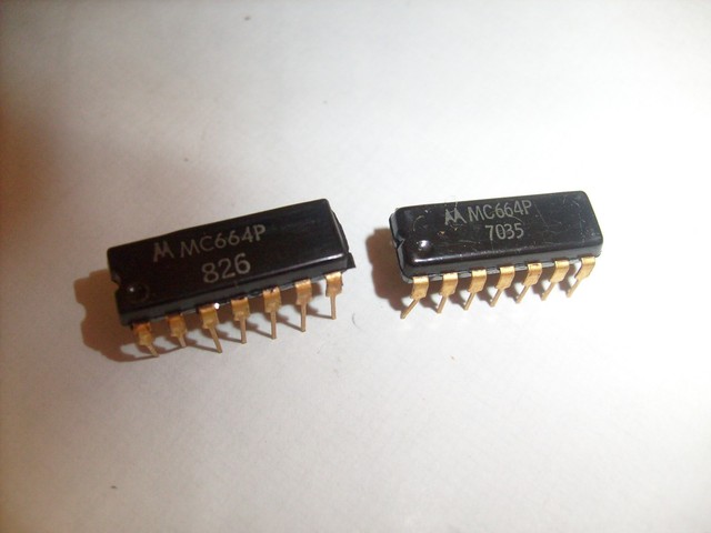 MC664P IC Motorola Hmtl R-s Flip-flop Plastic Package NOS for sale ...