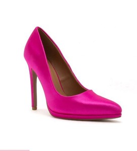 fuchsia pumps