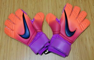 nike goalkeeper gloves size 5