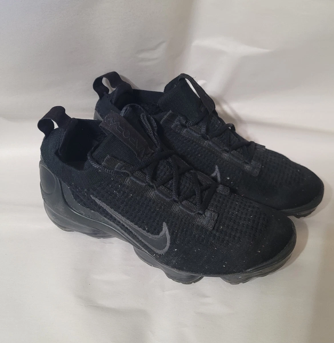 All black vapormax for kids 2025