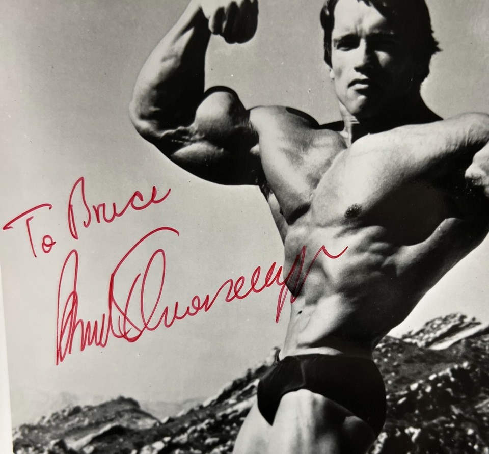 Autograph Bodybuilder Arnold Schwarzenegger ~ Signed Autographed Bodybuilding Photo Red Ink ...