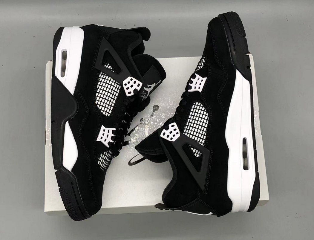 Jordan 4 Retro 