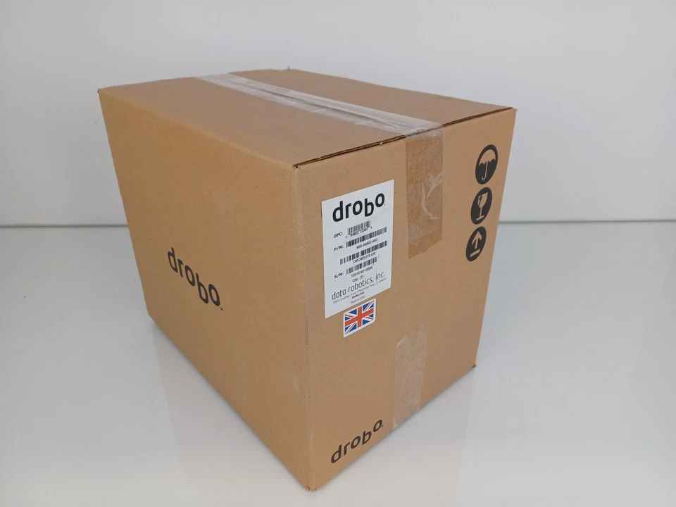 Drobo DRO4DU10-UK external data backup storage array - no drives - Image 2 of 4