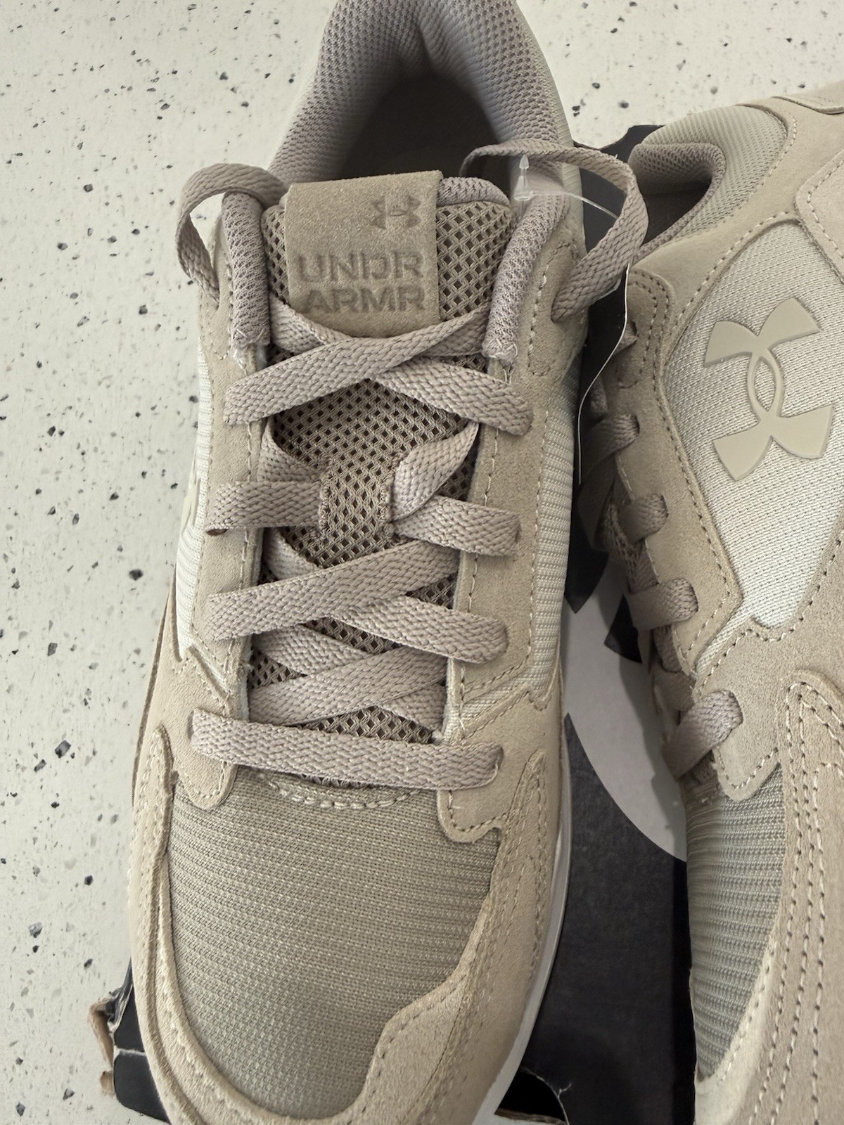 NEW MENS UNDER ARMOUR SZ 9 SHOES SUEDE thumbnail 3