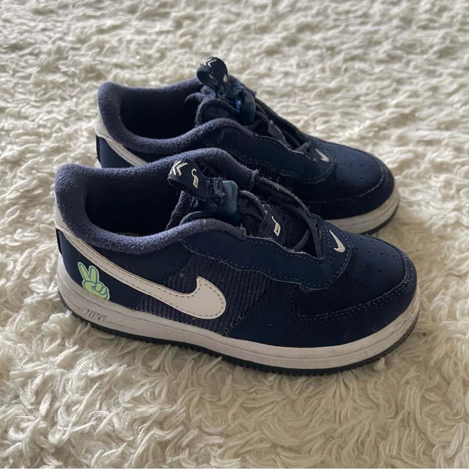 Tenis Nike Force 1 Toggle SE TD 'Paz' para niños pequeños talla 9C Foto 2 de 4