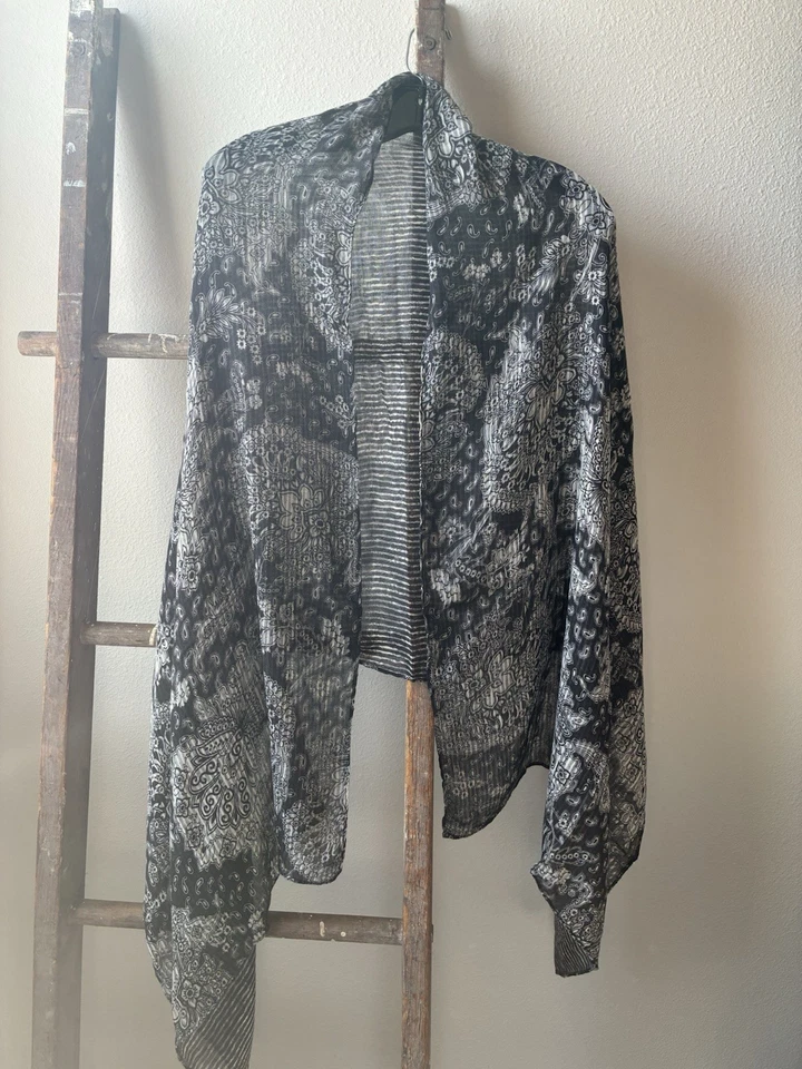 Bufanda rectangular Liz Claiborne negra floral cachemira nueva en bolsa 72x29 chal grande Foto 3 de 4