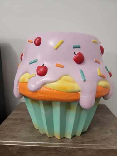 Tiktok Viral Cupcakes Stool - Picture 2 of 5