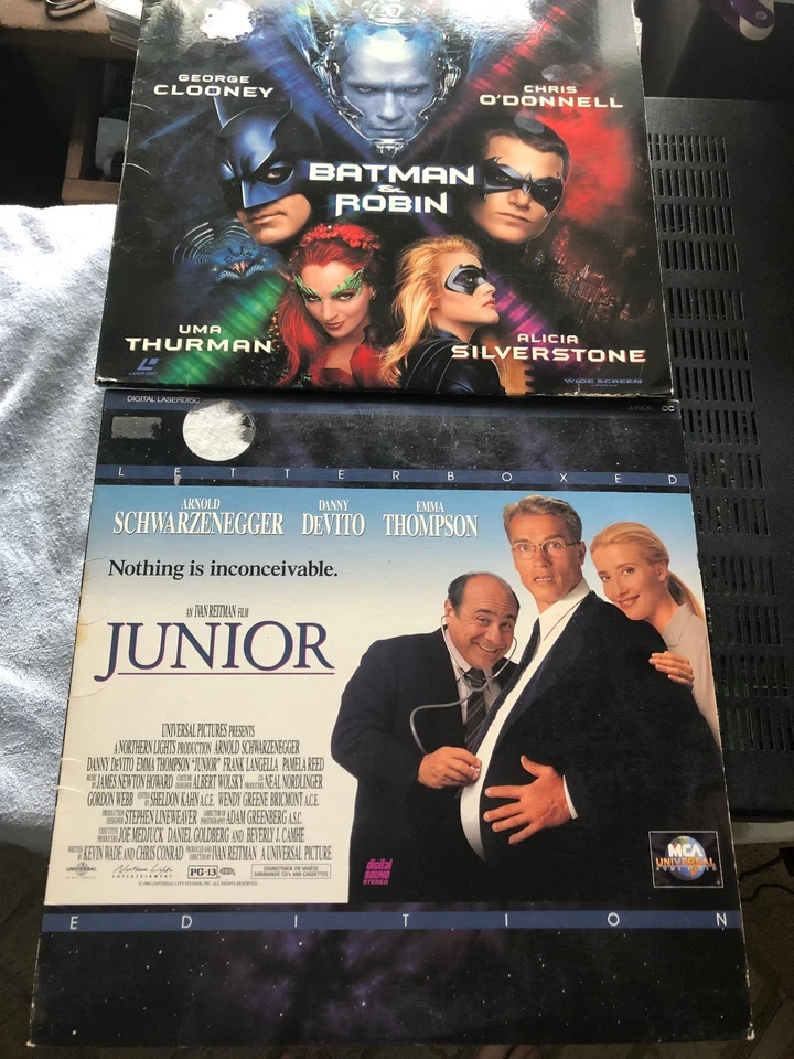 Arnold Schwarzenegger Laserdisc: True Lies/Terminator 2/Batman & Robin/Junior - Image 3 of 4