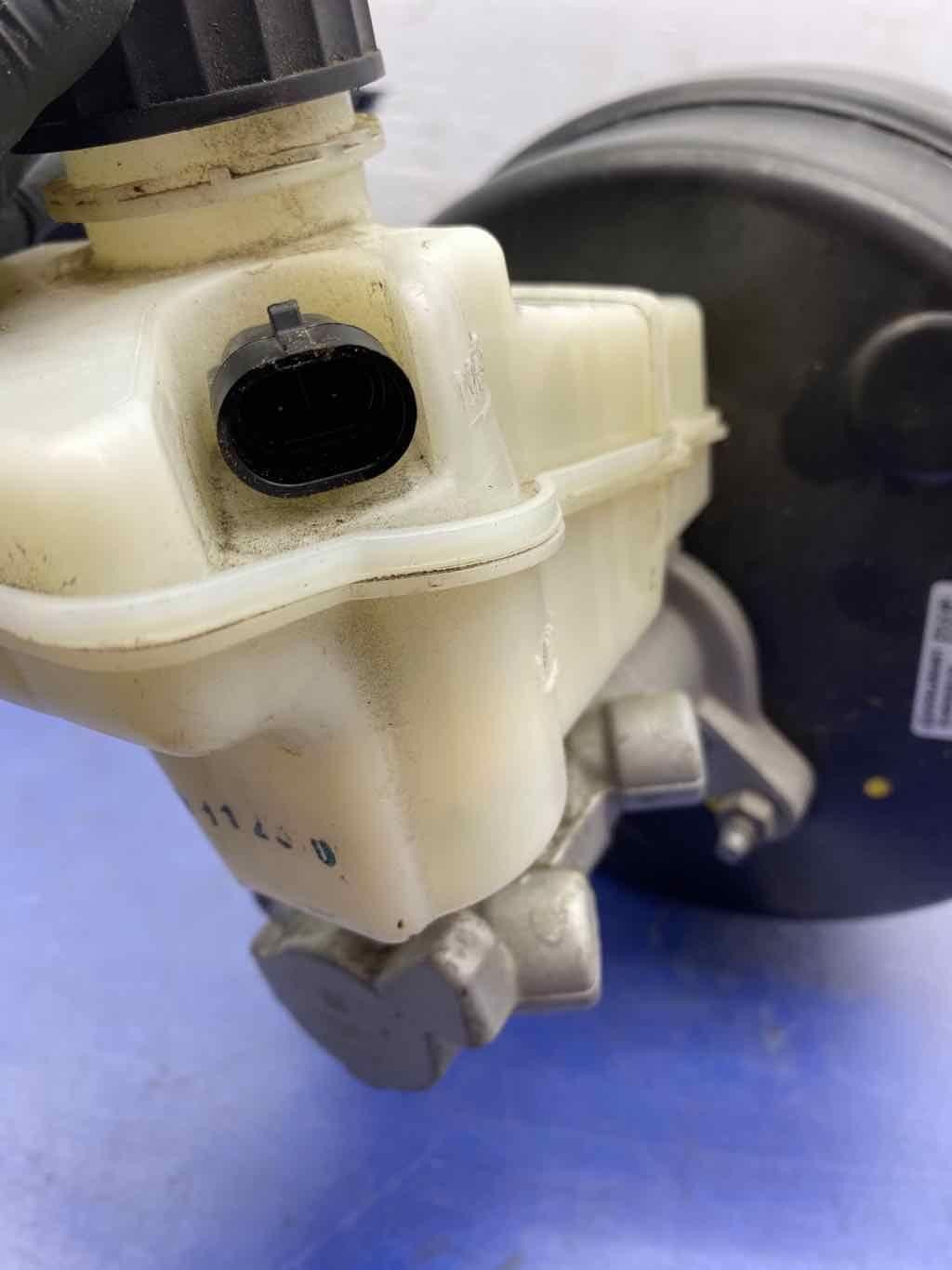 17 - 20 MASERATI LEVANTE POWER BRAKE BOOSTER MASTER CYLINDER W/ RESERVOIR *62K*