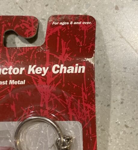 2002 Ertl CASE IH INTERNATIONAL HARVESTER Diecast TRACTOR KEY CHAIN 1/128 Scale - Picture 3 of 6