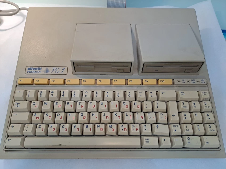 Ordenador Prodest PC1 vintage con dos unidades Foto 2 de 4