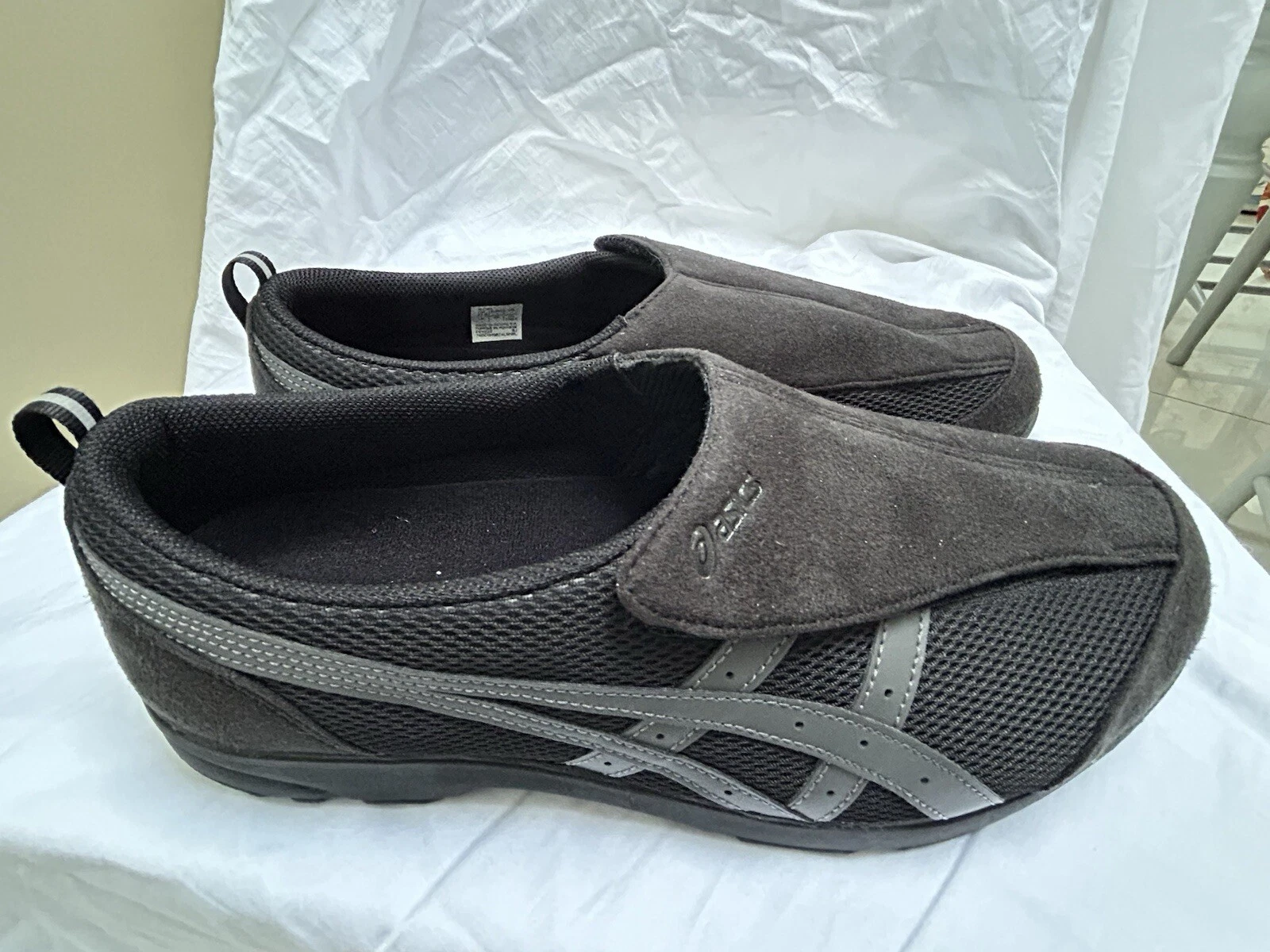 Scarpe ASICS slip on senza lacci nere (nuove di zecca)