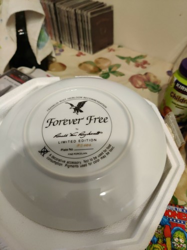 the franklin mint Forever Free Plate - Picture 2 of 3