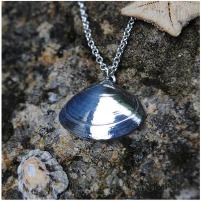 Hochglanzpolierter Zinn Muschel Muschel Anhänger - Made in Cornwall - Geschenk verpackt