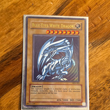 Yu-Gi-Oh TCG Blue-Eyes White Dragon SDK-001 Ultra Rare Foil Unlimited