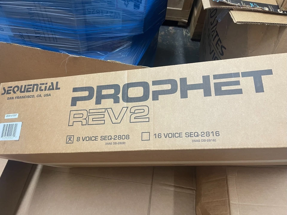 Sequential Prophet REV2 8 Voice Analog Synthesizer SEQ-2808 Keyboard NEW - Image 4 of 4