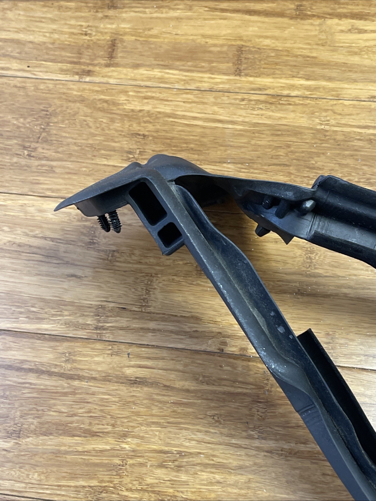 2017-2023 Ferrari Portofino F164 Rear Right Quarter Window Seal 771600 OEM