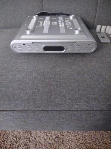 GPX CD/Radio Player Under Cabinet KC232S CD MP3 Radio Clock Silver Pre-owned.