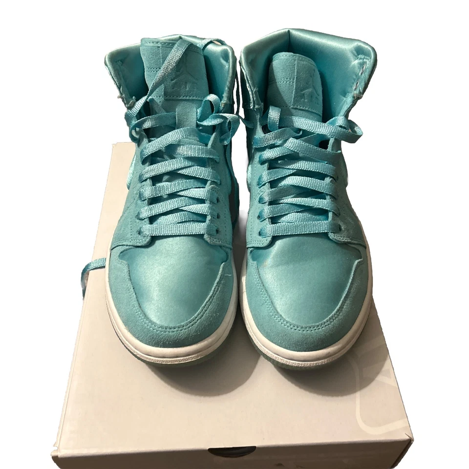 Talla 8.5 - Air Jordan 1 Retro Temporada Alta de Ella: Aqua W Foto 4 de 4