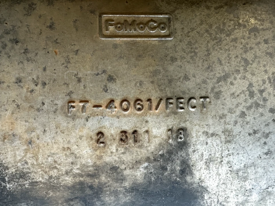 Silenciador de tubo de escape trasero Ford Edge Titanium 2015-2020 2,0 L gasolina F7-4061 OEM Foto 4 de 4