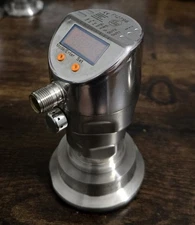 IFM EFECTOR PI2796 PRESSURE SENSOR WITH E33209AA ADAPTER (Hardly used)