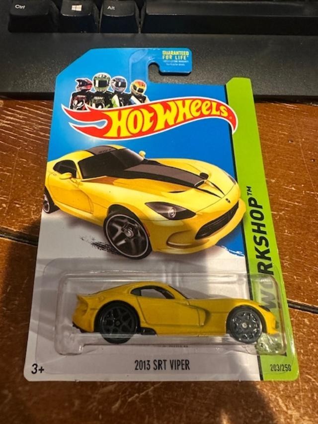 2014 Hot Wheels HW Workshop 2013 SRT Viper #203 Yellow