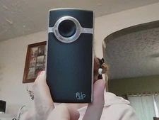 Flip Video U260 (4 GB) High Definition AVC Camcorder