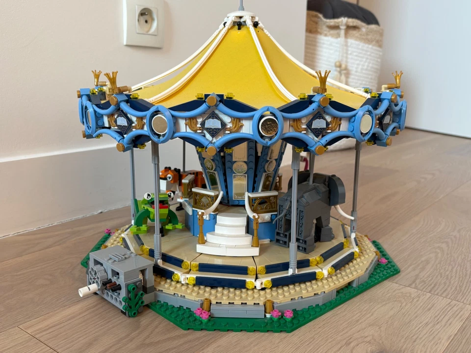 LEGO Creator 10257 Carousel, photo 2 sur 4