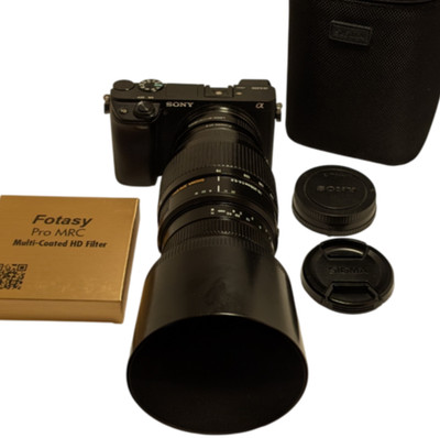 Sony E mount adapted SIGMA 70-300mm APO Telephoto Zoom Camera Lens in Soft CASE
