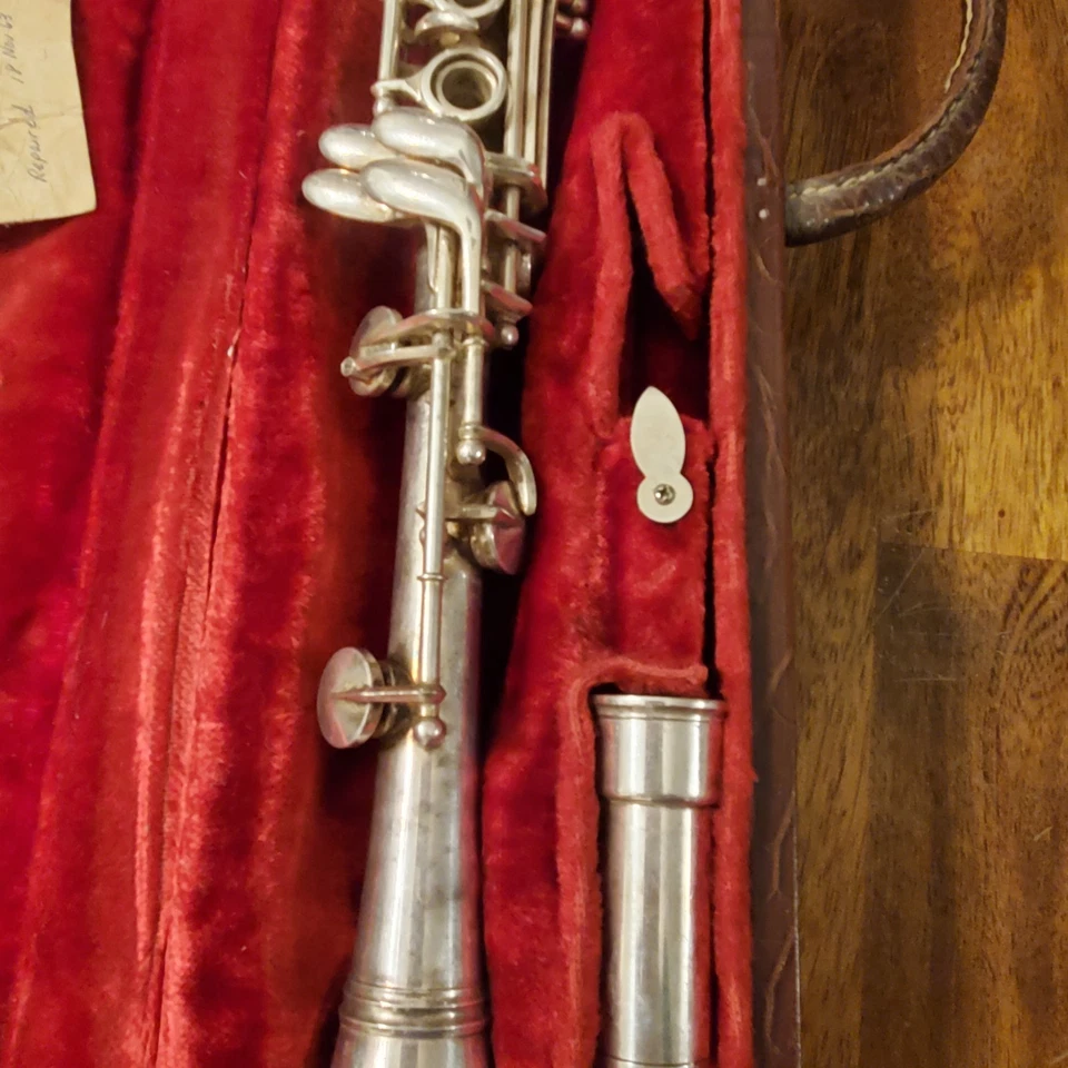 Clarinete vintage King Silver Sonic campana de plata esterlina 179º ejército banda B-plano Foto 4 de 4
