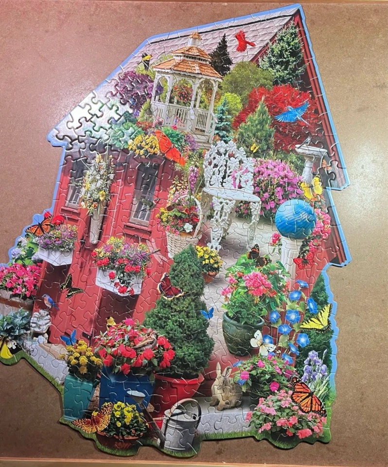 Lote de rompecabezas de 300 y 500 piezas de brocas y piezas COMPLETO en forma de hornear de jardín Foto 4 de 4