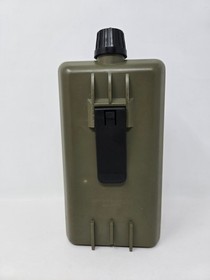 Vintage 1987 Micro Machines Army Gear Canteen/Aircraft Carrier w/ 10 Figures