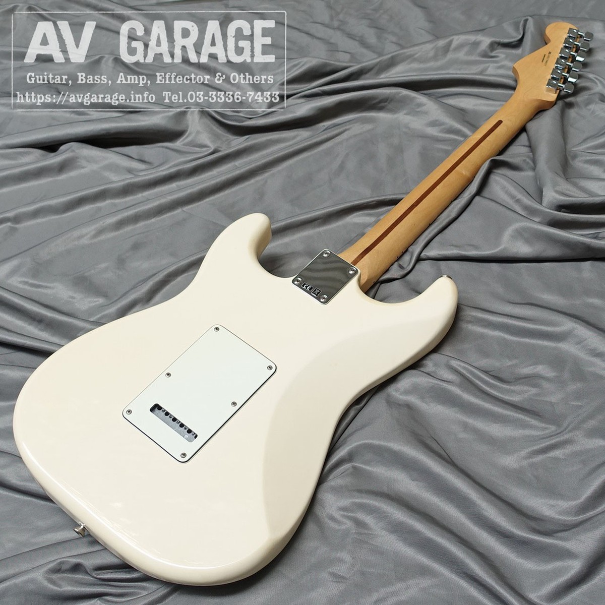 ギター Fender Standard Stratocaster UG White Fender Standard Stratocaster Electric Guitar Olympic White