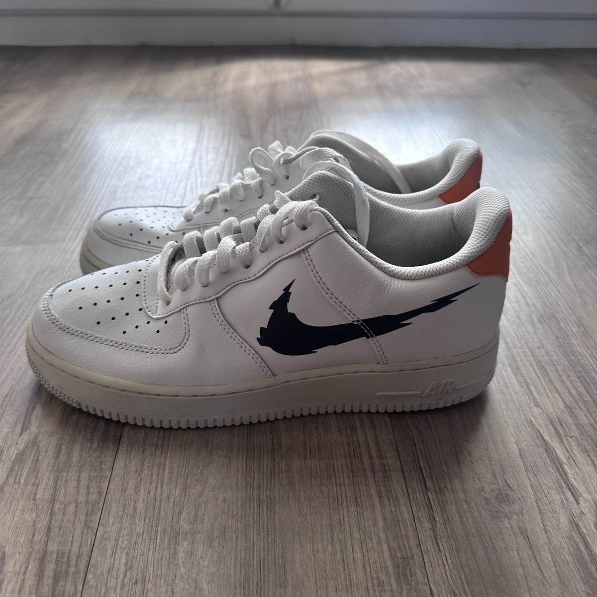 NIKE AIR FORCE LOW '07 'GLITCH SWOOSH' WHITE ORANGE MENS SIZE UK