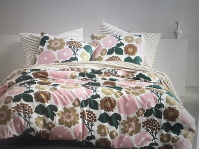 Marimekko King Duvet Cover + 2 King Shams Pieni Kukkatori Floral