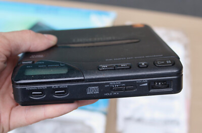 VINTAGE SONY DISCMAN D-66 D66 PORTABLE CD PLAYER w/ BOX & MANUAL