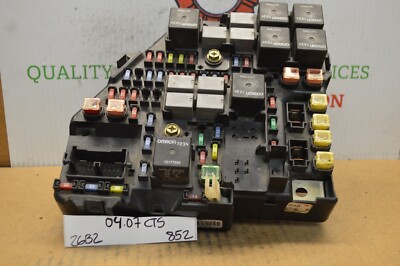 2004-2007 Cadillac CTS Fuse Box Junction Block Unit P25771220 Module 852-26B2